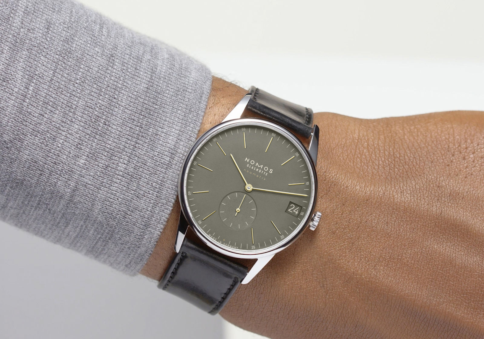 Nomos Orion Neomatik 41 in new colours: olive gold and