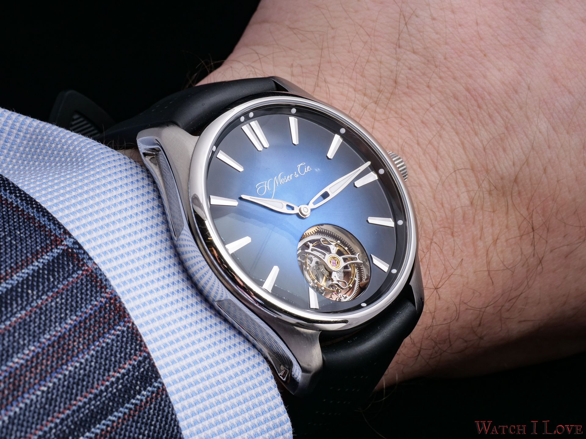 Review H. Moser Cie Pioneer Tourbillon Steel breaking