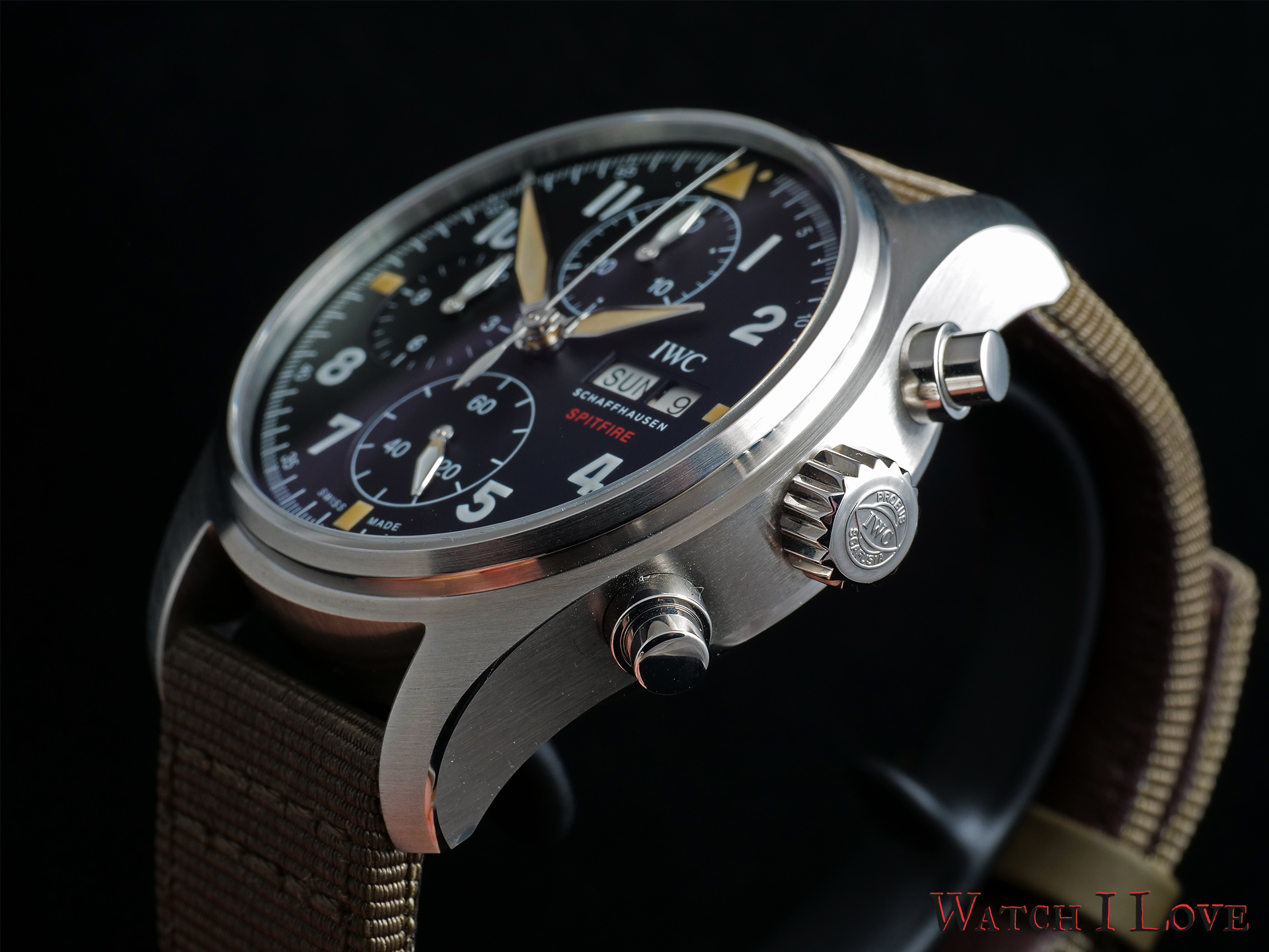 Side view of the chroni-pushers and crown