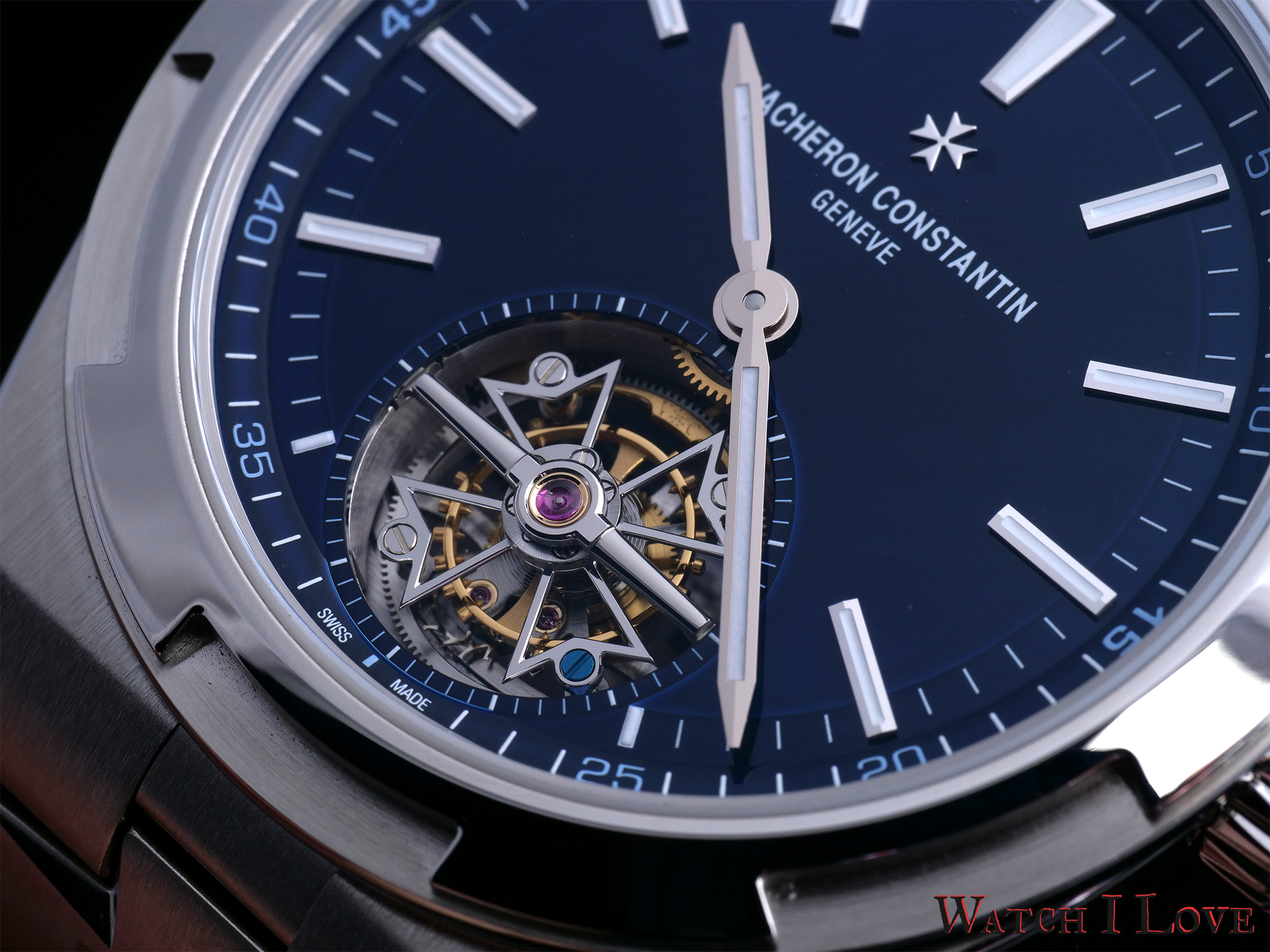 Small seconds indication on the tourbillon cage