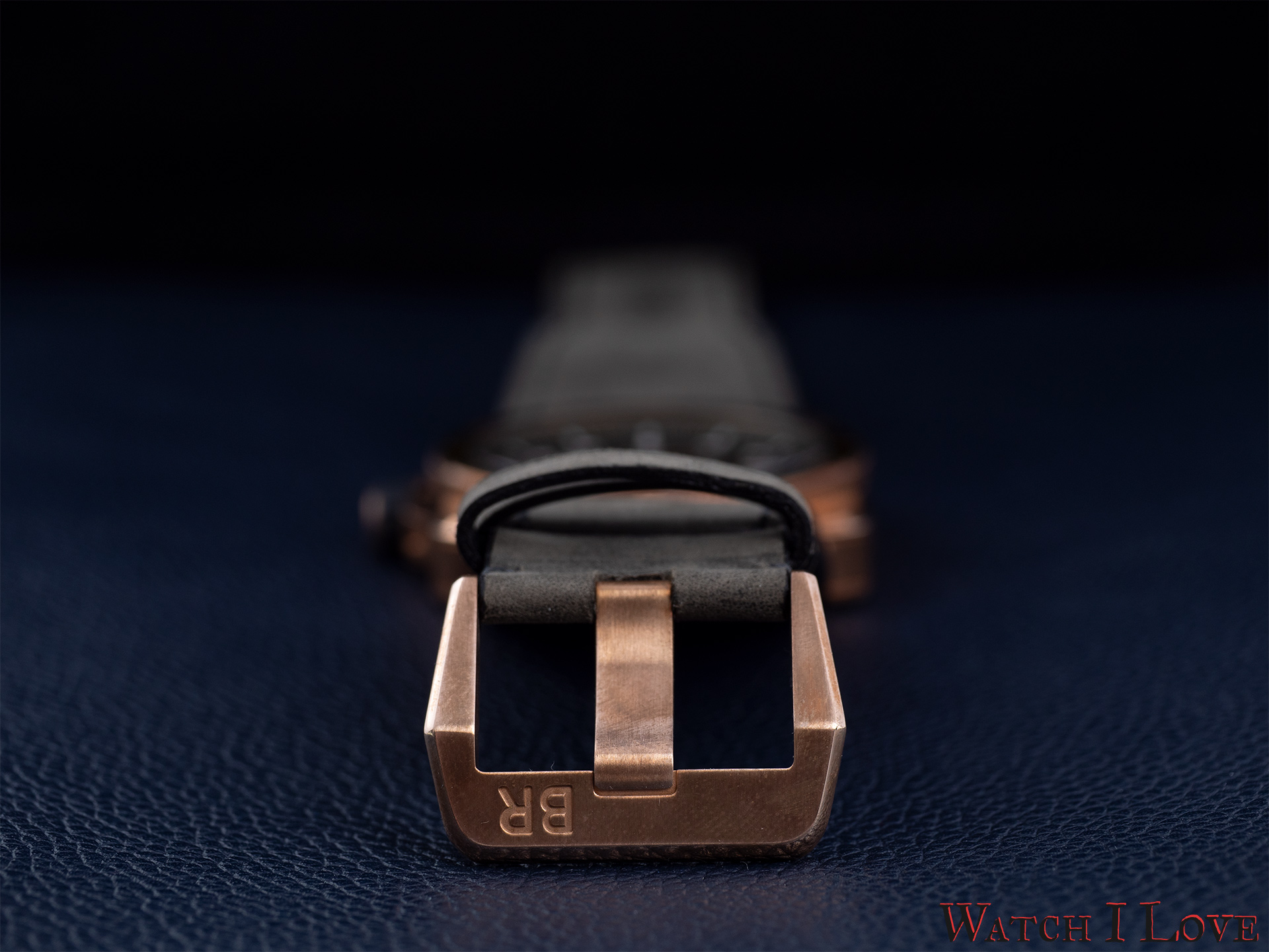 Bronze pin buckle