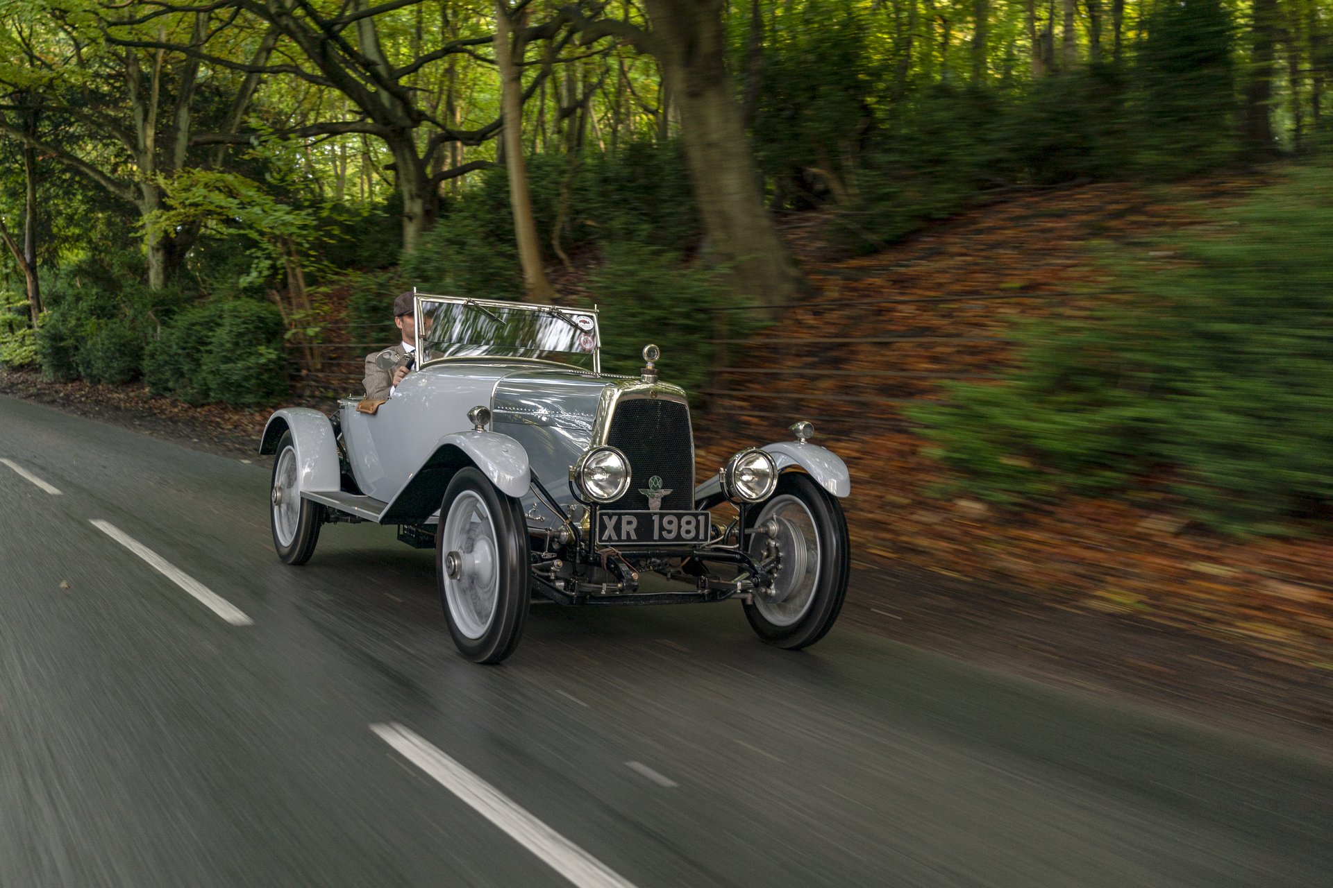 Первый автомобиль Aston Martin 1915 года