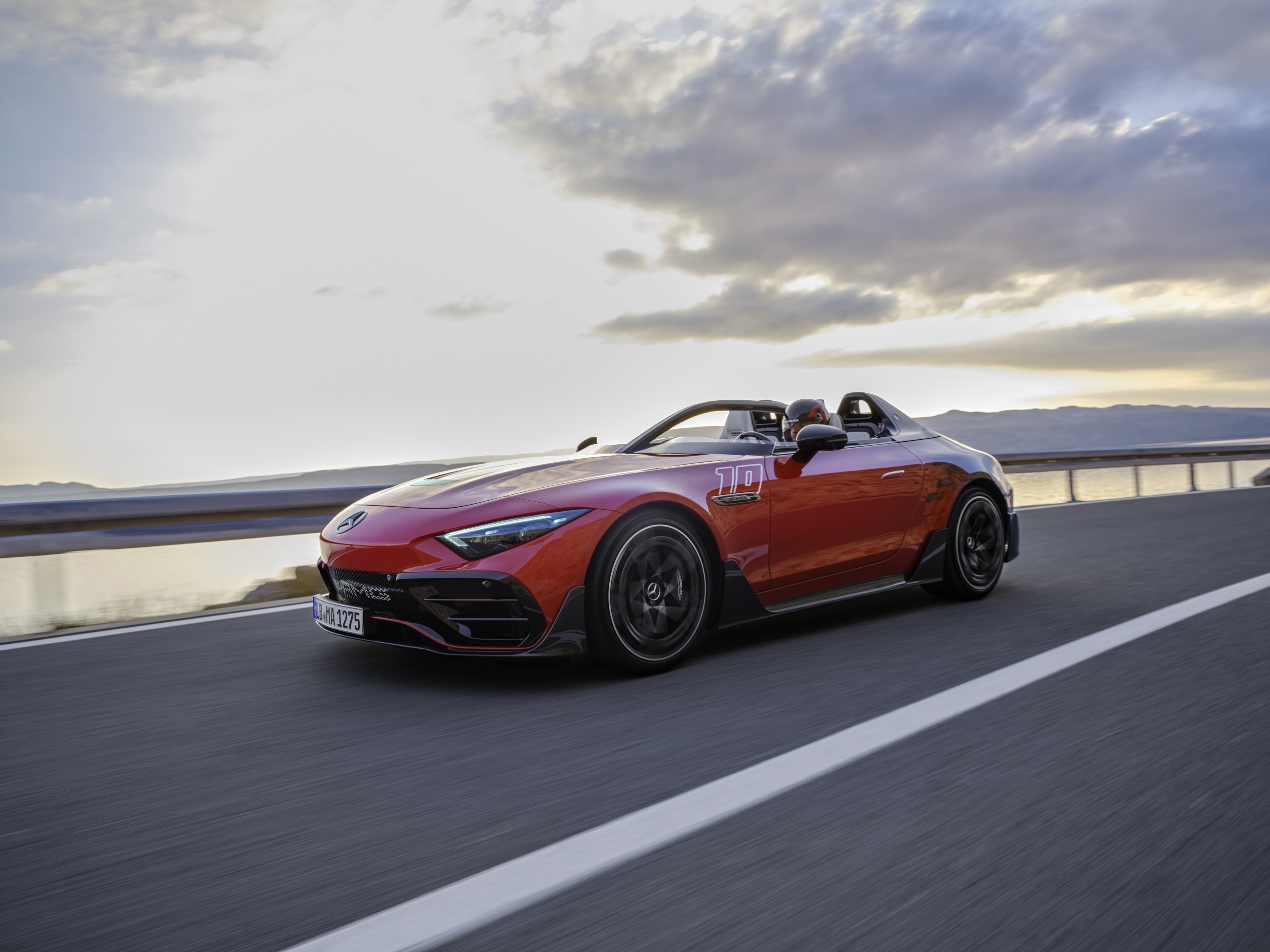mercades-menz様 Introducing the Mercedes-AMG PureSpeed: Pure Performance - Watch I